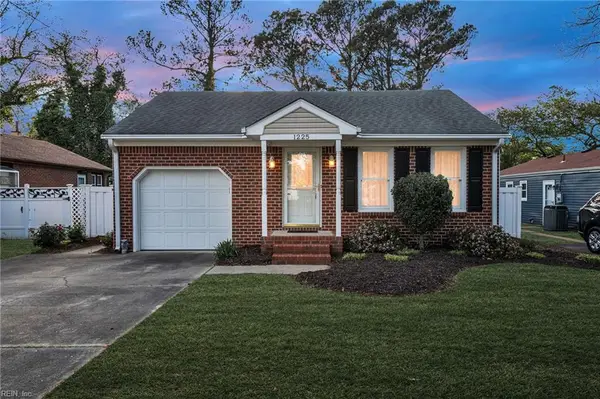 1225 Hawthorne Drive, Chesapeake, VA 23325