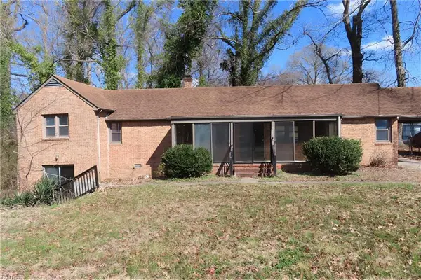 618 Hollywood Avenue, Suffolk, VA 23434