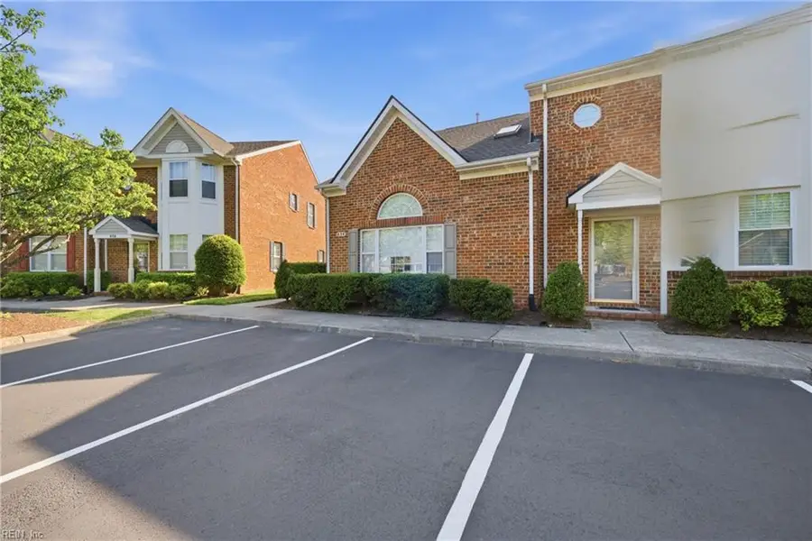 834 W Lake Circle, Chesapeake, VA 23322 - #2