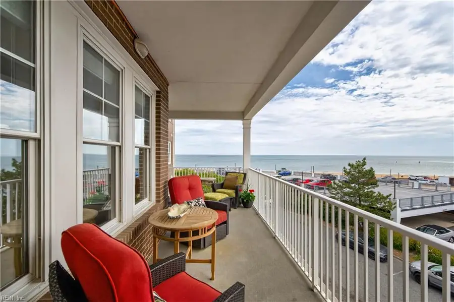 3800 Dupont Circle #302, Virginia Beach, VA 23455 - #2