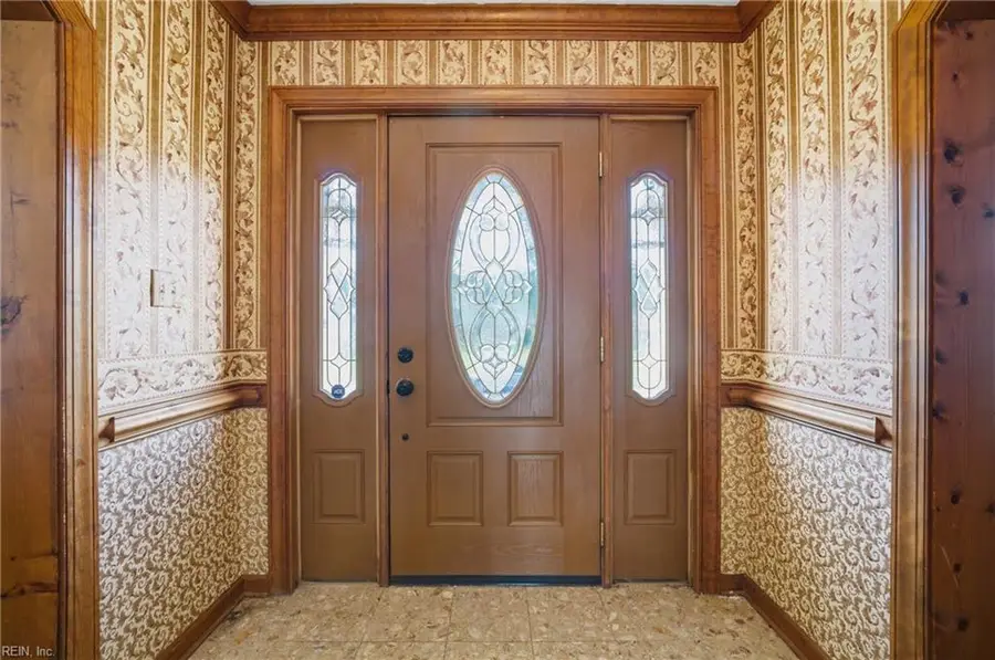 4032 Lakeview Drive, Chesapeake, VA 23323 - #3