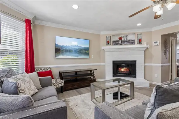 1922 Candlelight Drive, Chesapeake, VA 23325