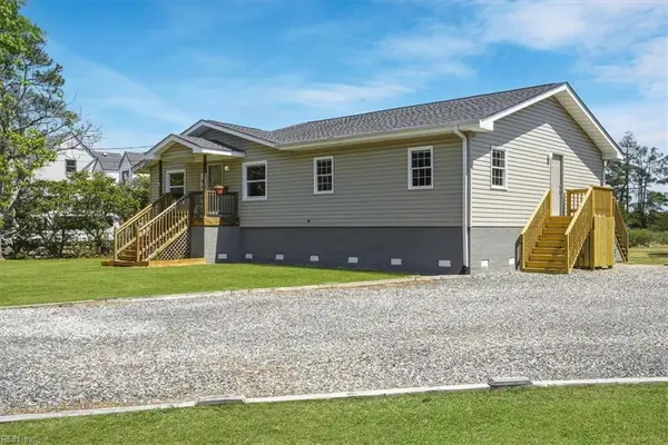 20 Freeman Dr, Poquoson, VA 23662