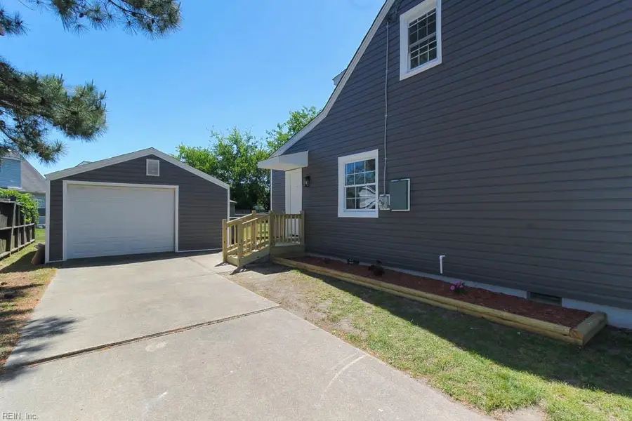 423 Fresh Meadow Road, Norfolk, VA 23503 - #3