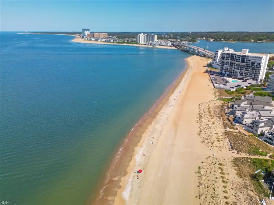 3745 Dupont Circle, Virginia Beach, VA 23455 - #3