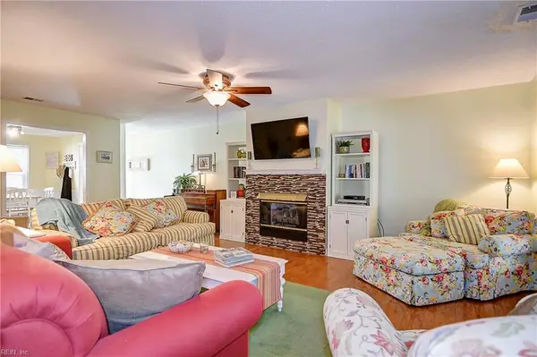 306 Esplanade Place, Chesapeake, VA 23320