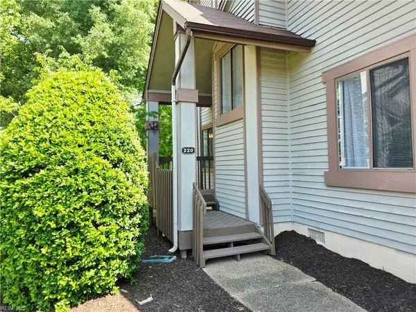 220 Misty Pointe Lane, Newport News, VA 23603