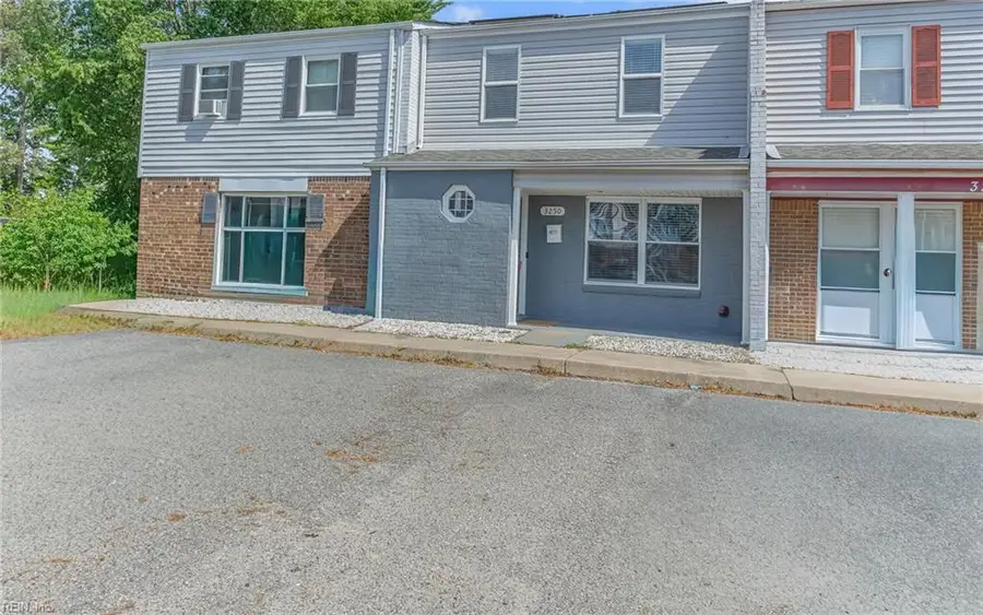 3250 Saxon Place, Virginia Beach, VA 23453 - #2
