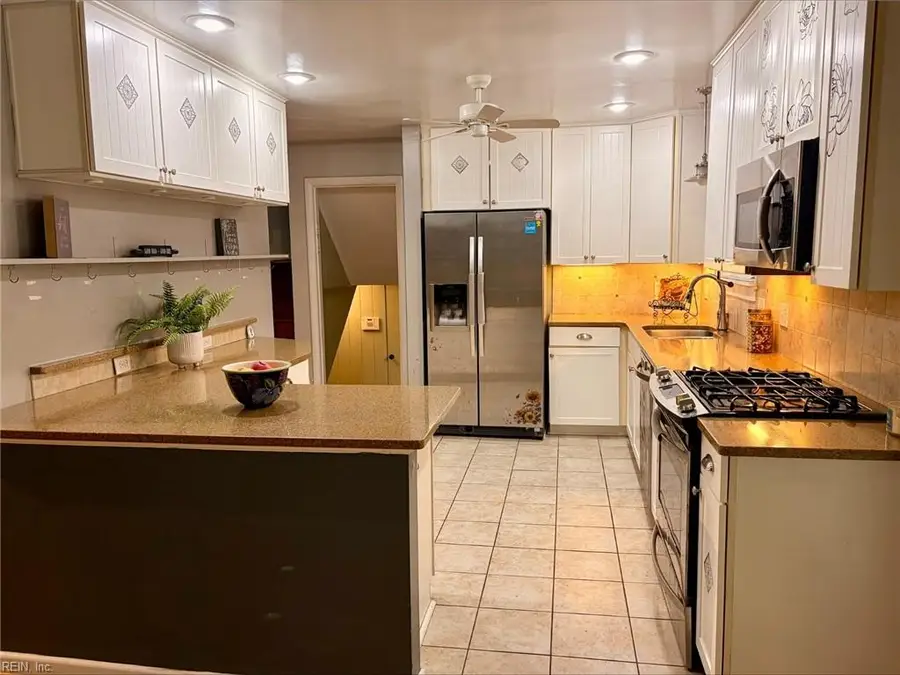 8333 Capeview Avenue, Norfolk, VA 23518 - #2