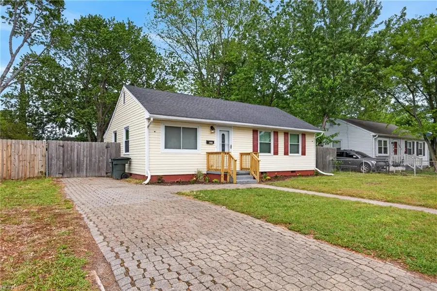 211 Courtney Drive, Hampton, VA 23669 - #2