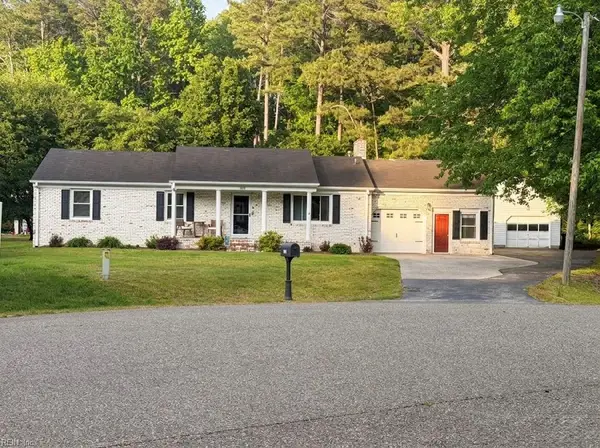 102 Jean Place, Yorktown, VA 23693