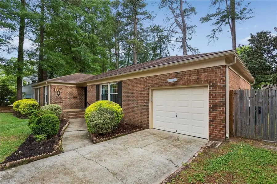 709 Village Green Parkway, Newport News, VA 23602 - #3