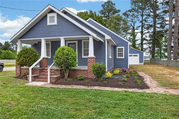 224 Hickory Road E, Chesapeake, VA 23322