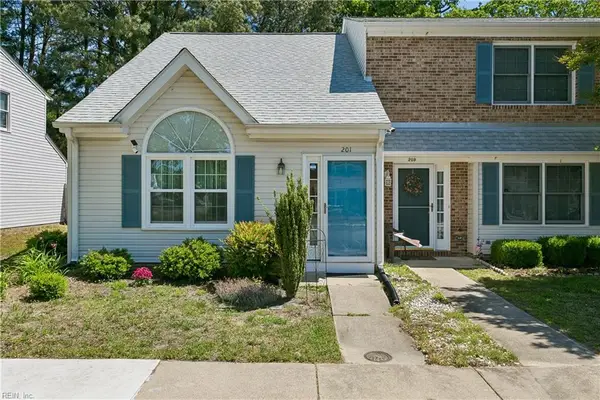 201 Crestwood Court, Yorktown, VA 23692
