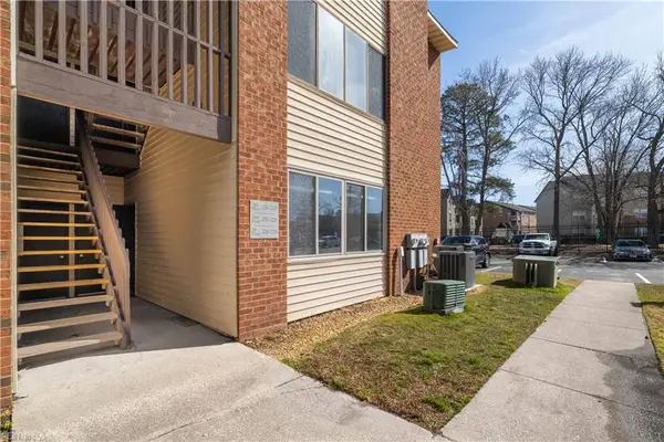 224 Pacific Drive #8, Hampton, VA 23666