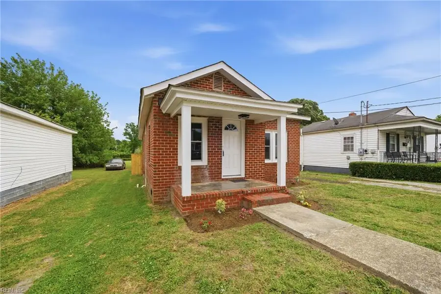 302 N 5th Street, Suffolk, VA 23434 - #2