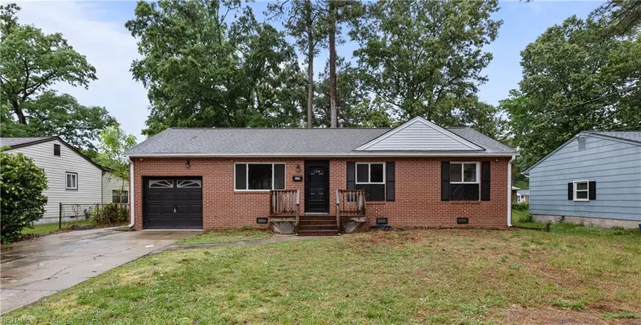 129 Saint Stephens Drive, Newport News, VA 23602 - #2