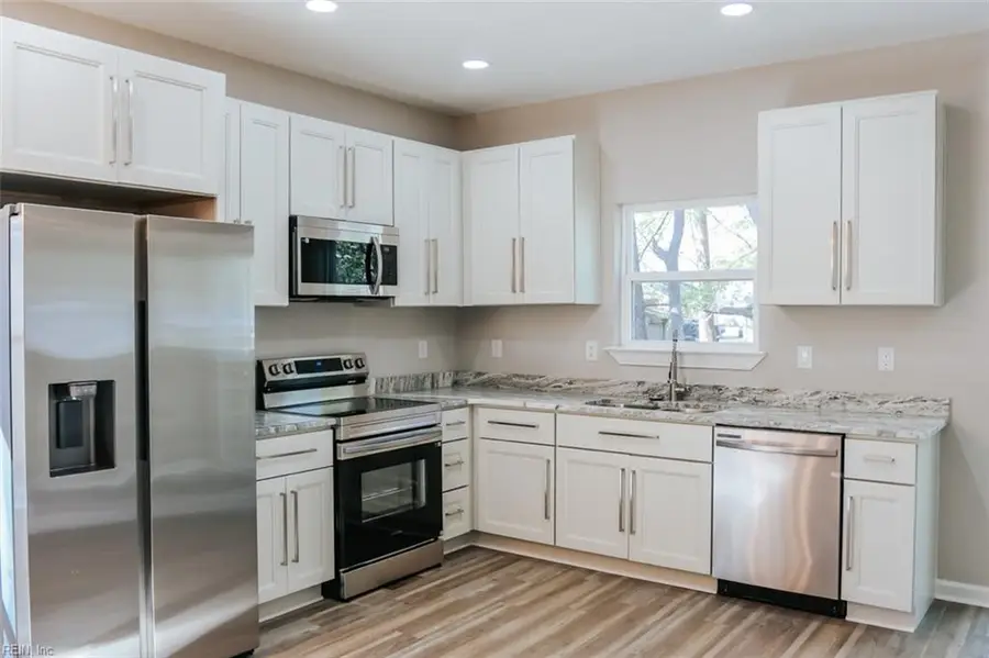404 Hogart Street, Franklin, VA 23851 - #3