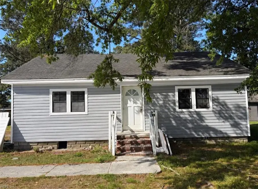135 Whaley Street, Suffolk, VA 23438 - #2