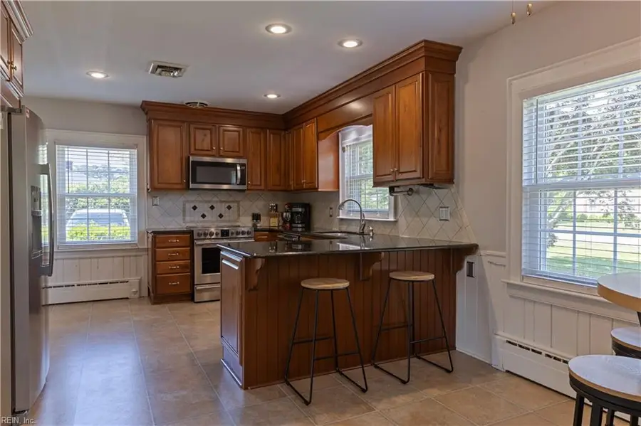 305 Robinhood Road, Franklin, VA 23851 - #2