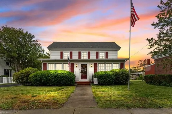 21 Main Street, Wachapreague, VA 23480
