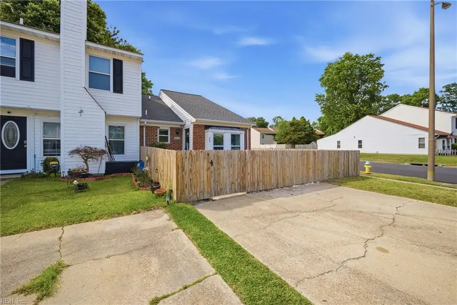 625 Cedar Springs Ct, Virginia Beach, VA 23462 - #2