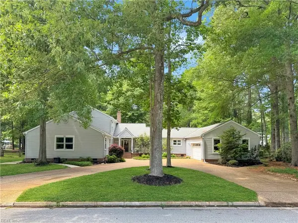32 Valmoore Drive, Poquoson, VA 23662