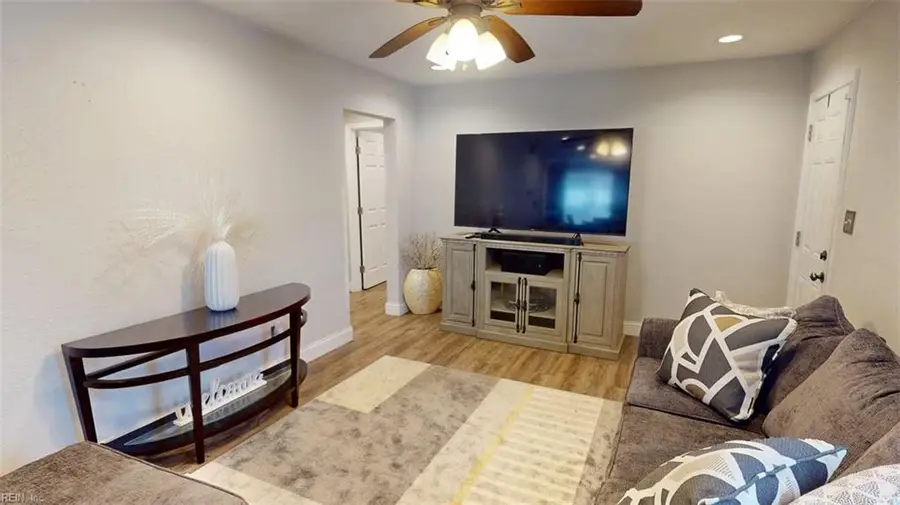 3841 Robin Hood Road, Norfolk, VA 23513 - #2