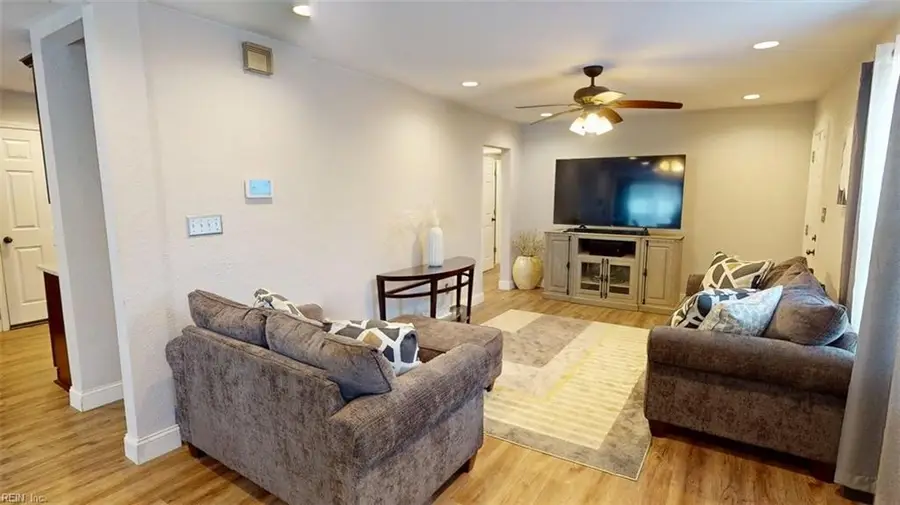 3841 Robin Hood Road, Norfolk, VA 23513 - #3
