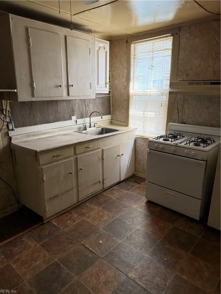 1328 Bolton Street, Norfolk, VA 23504 - #2