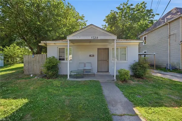 1525 Des Moines Avenue, Portsmouth, VA 23704