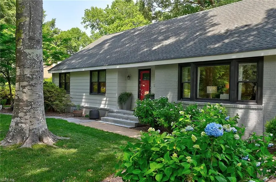 2564 Entrada Drive, Virginia Beach, VA 23456 - #2