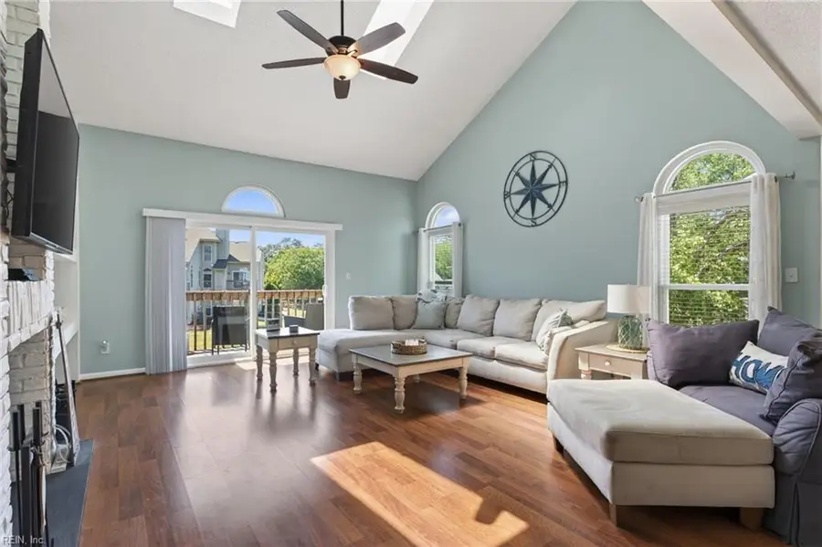 457 E Lake Circle, Chesapeake, VA 23322 - #2
