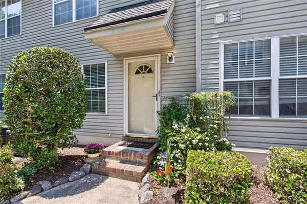 300 London Pointe Court, Virginia Beach, VA 23454