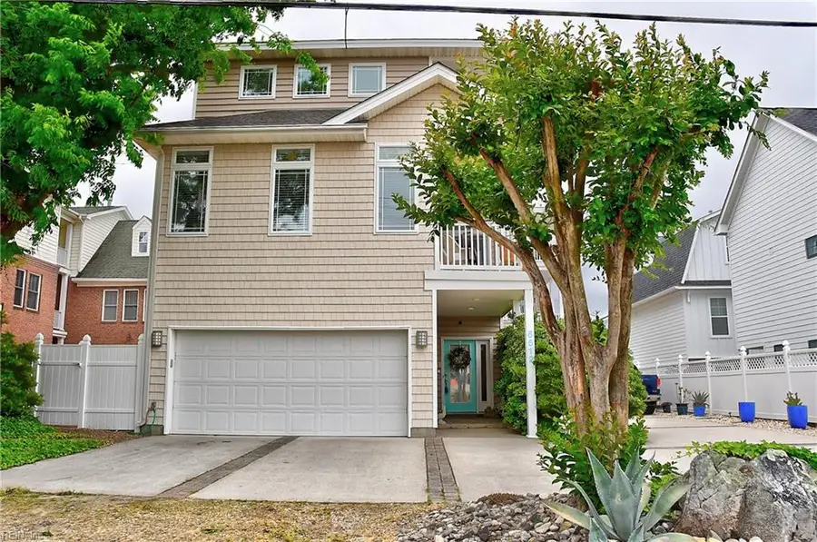 5512 Holly Road, Virginia Beach, VA 23451 - #2