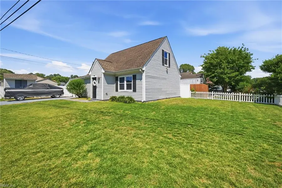 646 Garfield Avenue, Virginia Beach, VA 23452 - #3