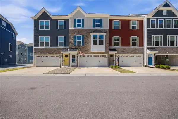 1719 Ark Royal Rd, Chesapeake, VA 23323