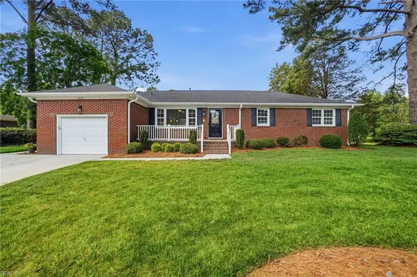 1517 Custom Street, Virginia Beach, VA 23454