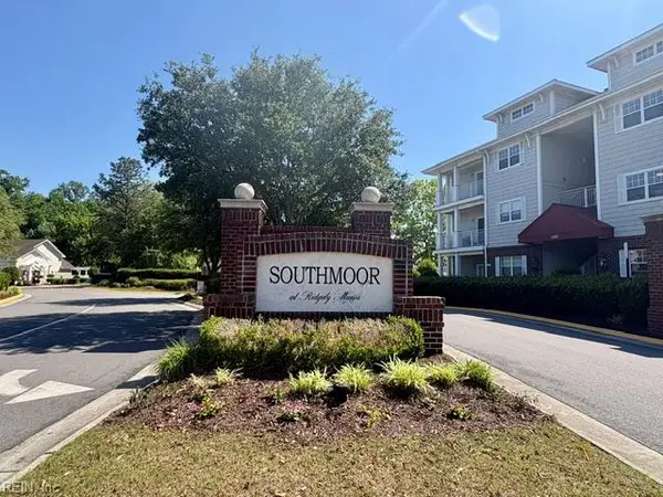 912 Southmoor Drive #301, Virginia Beach, VA 23455