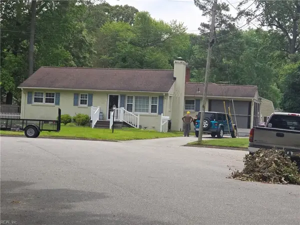 6 Montclare Place, Newport News, VA 23606