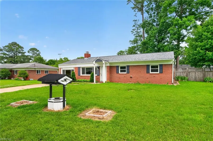 313 Sparrow Road, Chesapeake, VA 23325 - #3