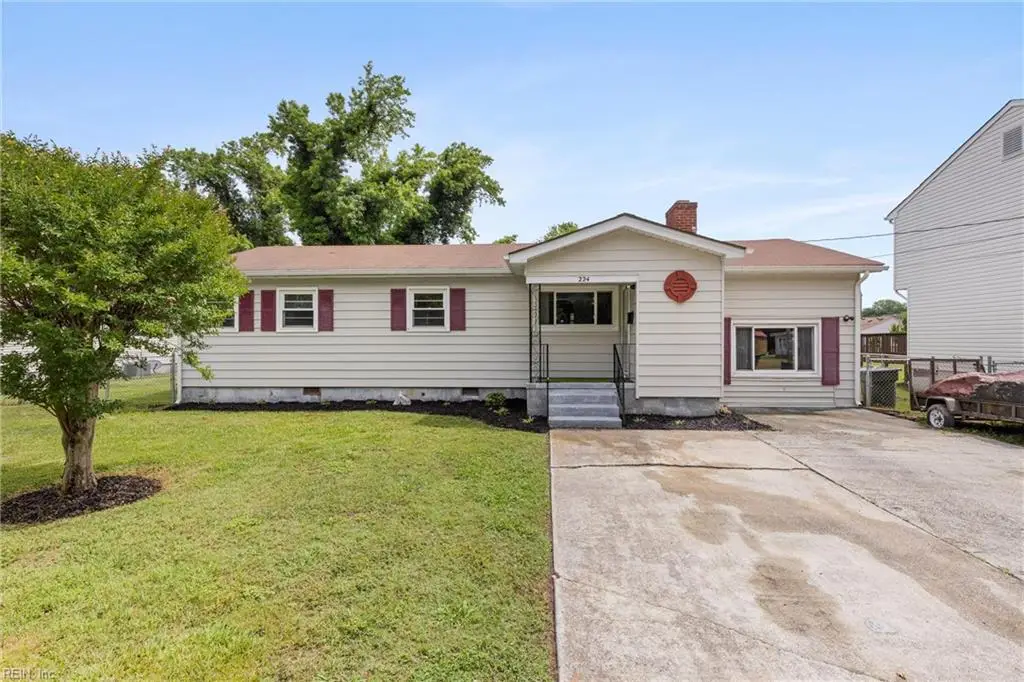224 Chamberlin Avenue W, Hampton, VA 23663 - #1