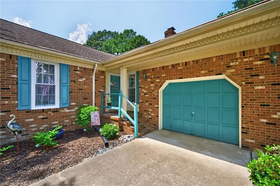 408 Woodbridge Drive, Chesapeake, VA 23322 - #2