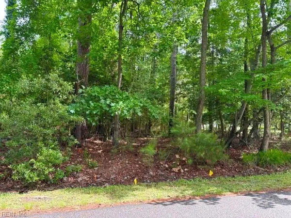 713 Ship Point Road, Yorktown, VA 23692