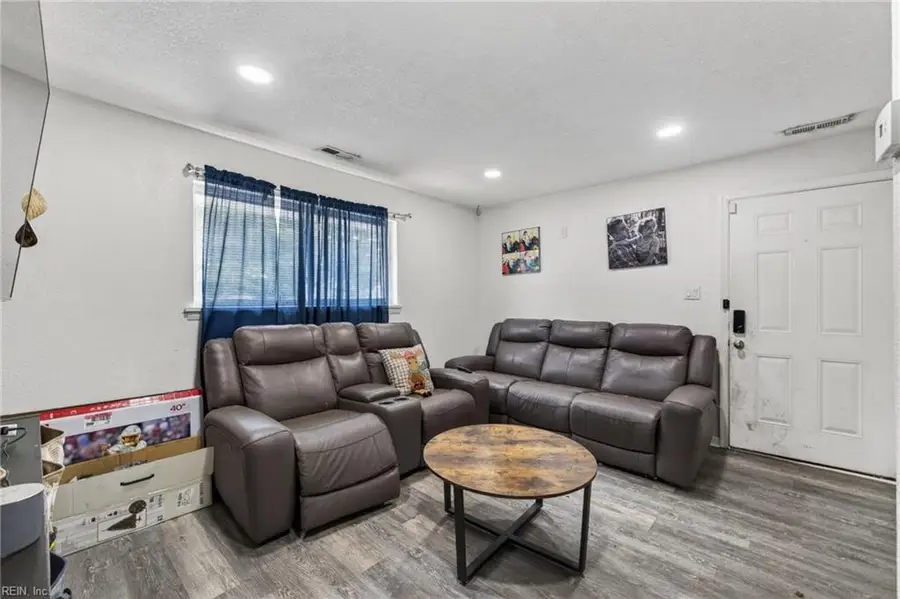 1052 Hannah Street, Norfolk, VA 23505 - #3