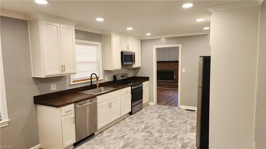 316 Sourwood Drive, Hampton, VA 23666 - #2