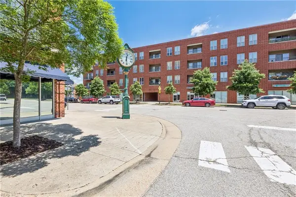 230 Nat Turner Boulevard #2007, Newport News, VA 23606