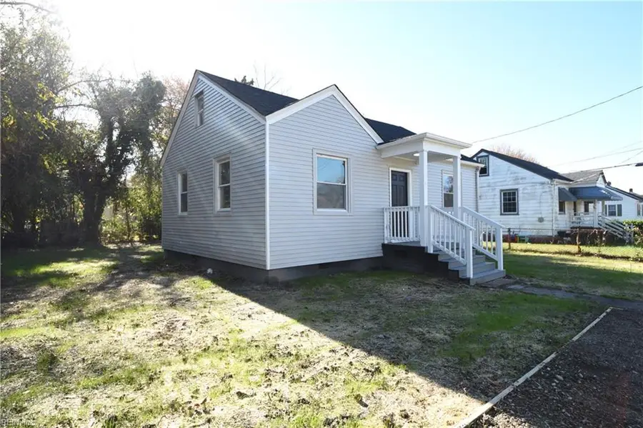 18 E Gilbert Street, Hampton, VA 23669 - #3