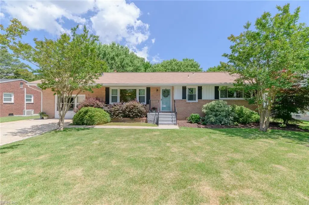 110 Pine Street, Yorktown, VA 23693 - #1