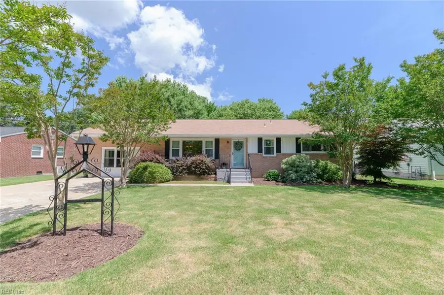 110 Pine Street, Yorktown, VA 23693 - #2